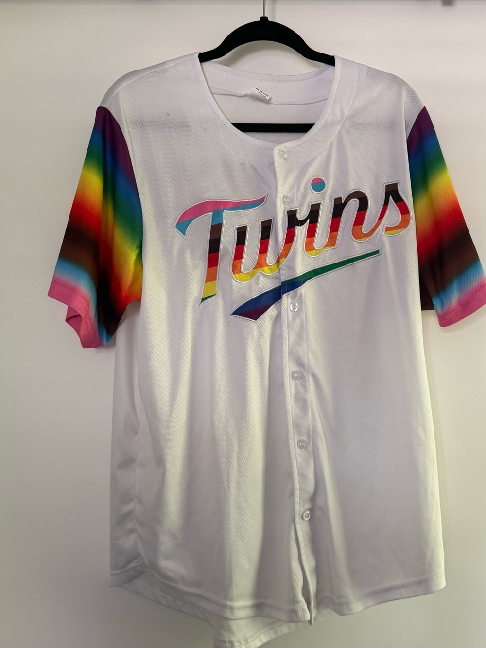 Minnesota Twins Rainbow Jersey Large- NWOT- MLB Pride